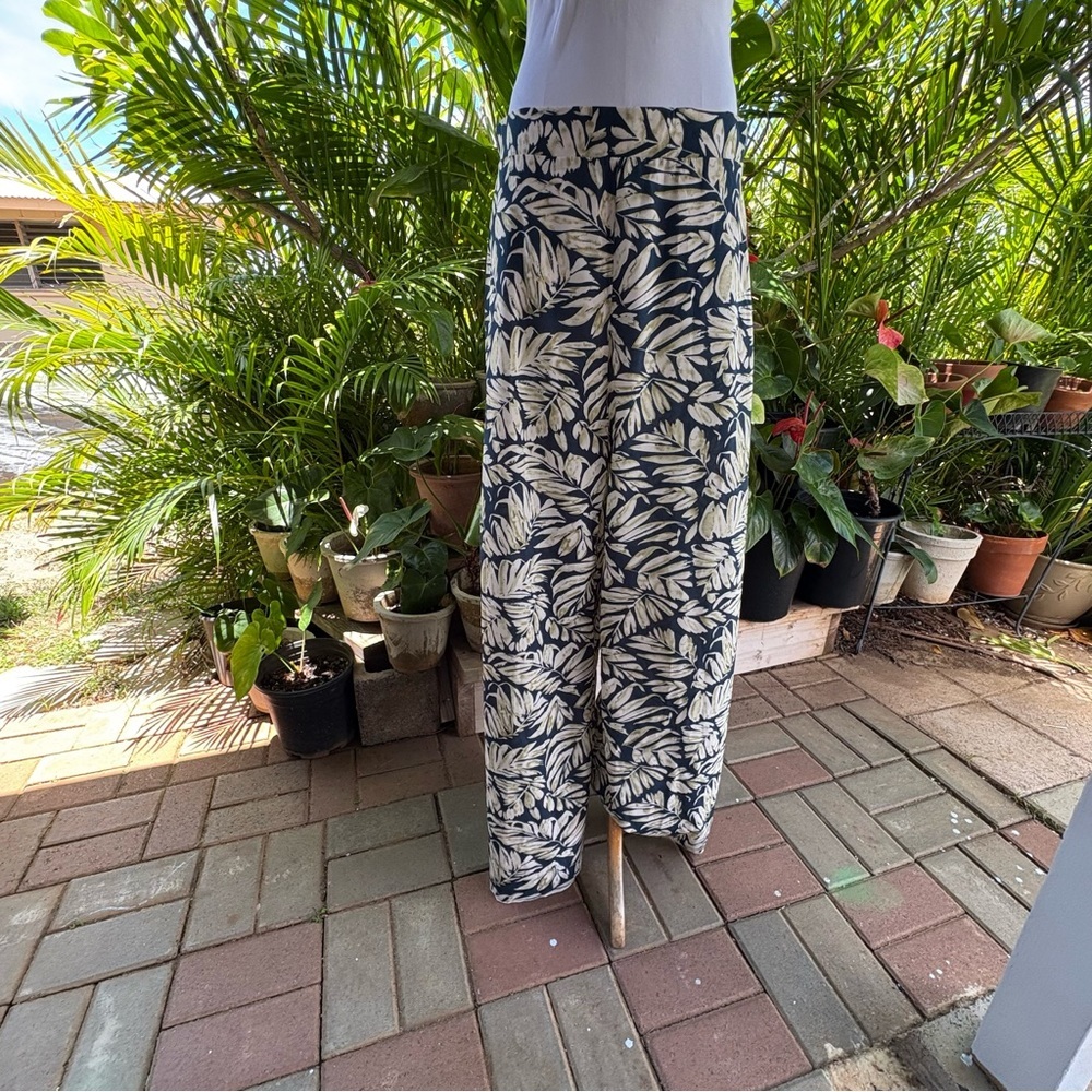 SHEIN dark teal and White palazzo pants Resort Wear like new without tags.